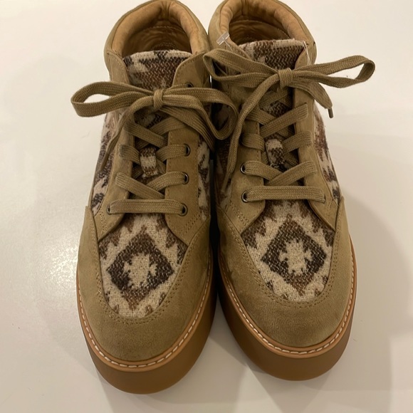 Zodiac Aztec Pattern tan ankle boot size 9.5 - Picture 1 of 10